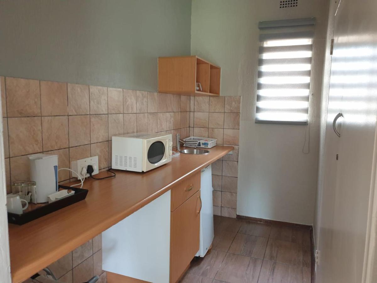 Matina Guest House Йоханнесбург Экстерьер фото